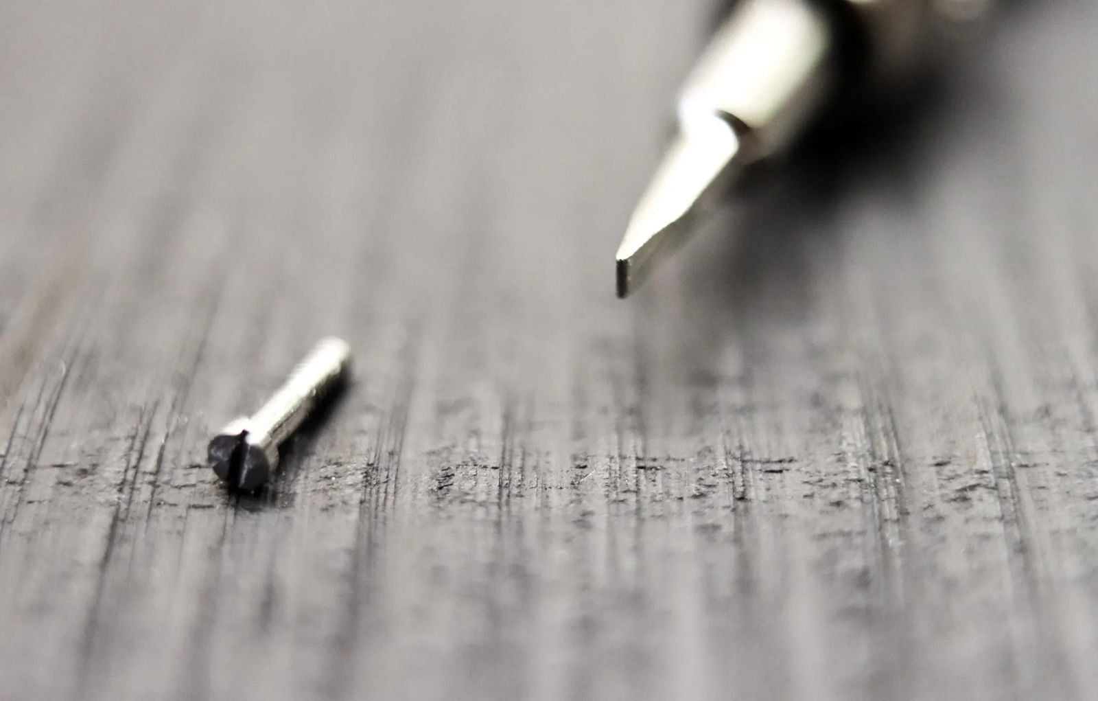 Eyewear Repair Kit - Metal Optical Screwdriver with Hidden Storage - SIRIS wood optic