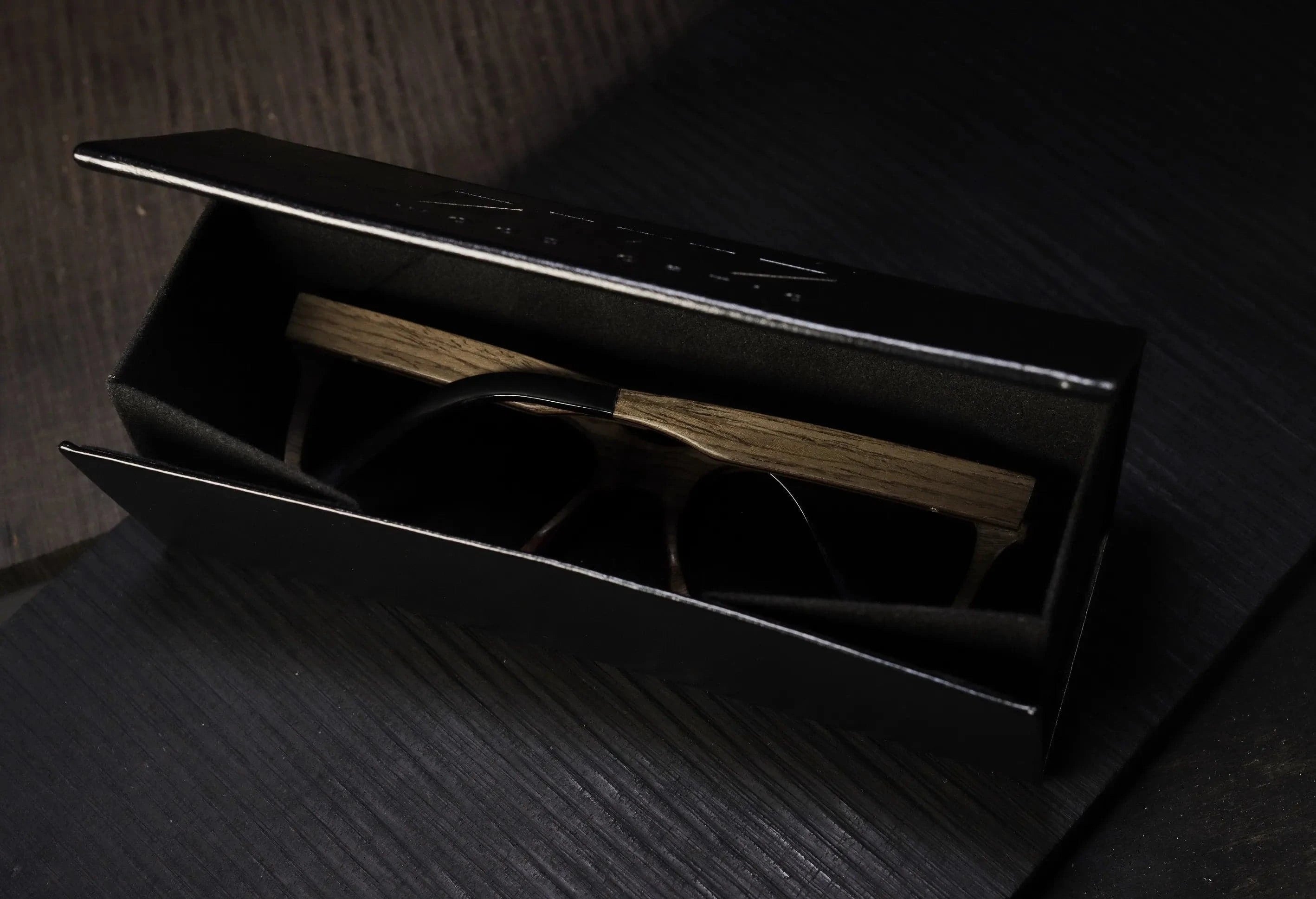 Leather Folding Black Cases - SIRIS Monogram - SIRIS wood optic