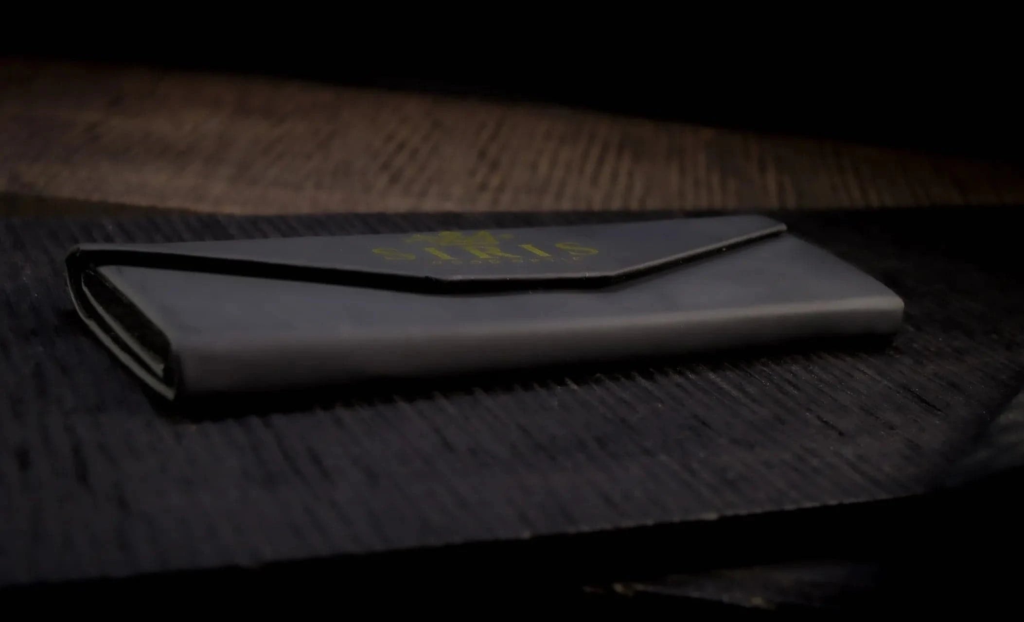 Trifold Triangular Hard Shell Case - Compact & Stylish Protection - SIRIS wood optic